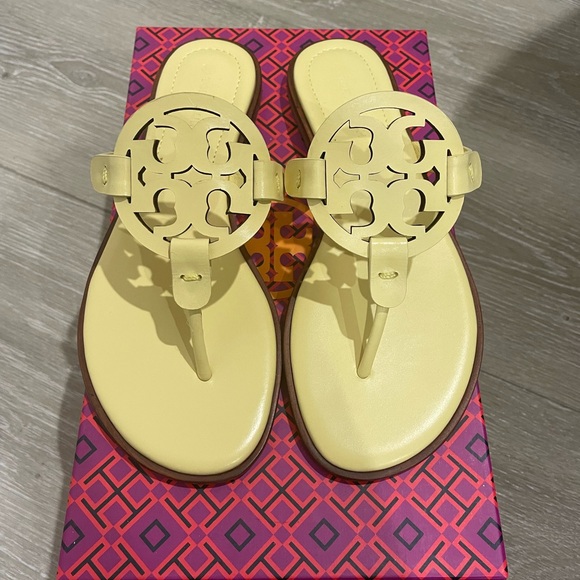 Tory Burch miller sandals size 6 banana butter yellow - Picture 1 of 7